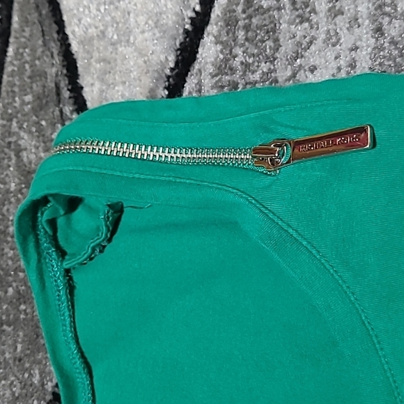 Michael Michael Kors Side Cinch Zipper Sleeveless Shirt - Picture 4 of 10